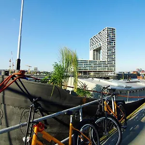https://eco-houseboat.amsterdamhotelsnl.com